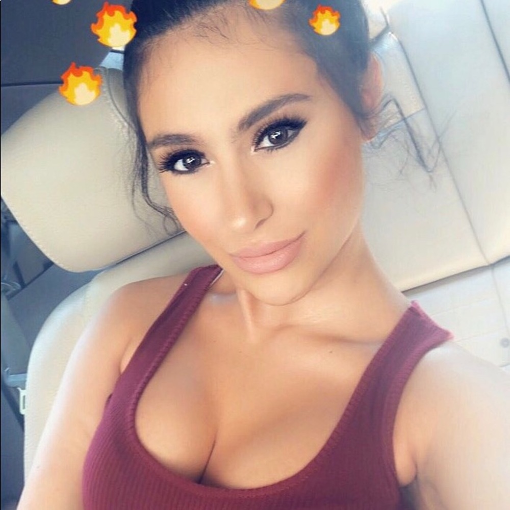 ISO WORKOUT LEGGINGS: cute booty lounge, etc